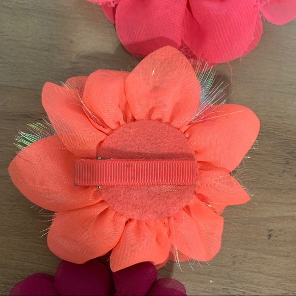 Flower Hair Clips set of 4, used - Picture 4 of 5